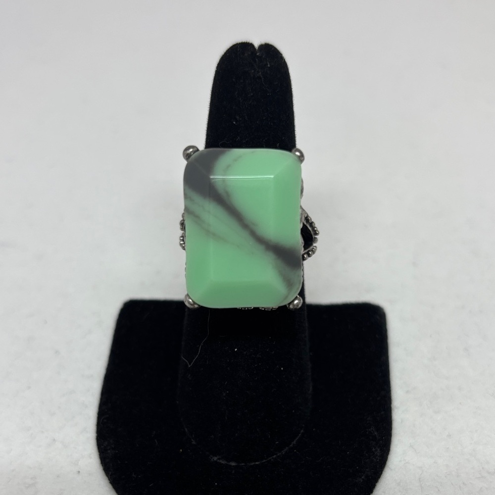 😀 2/&15 Big and bold silver tone ring